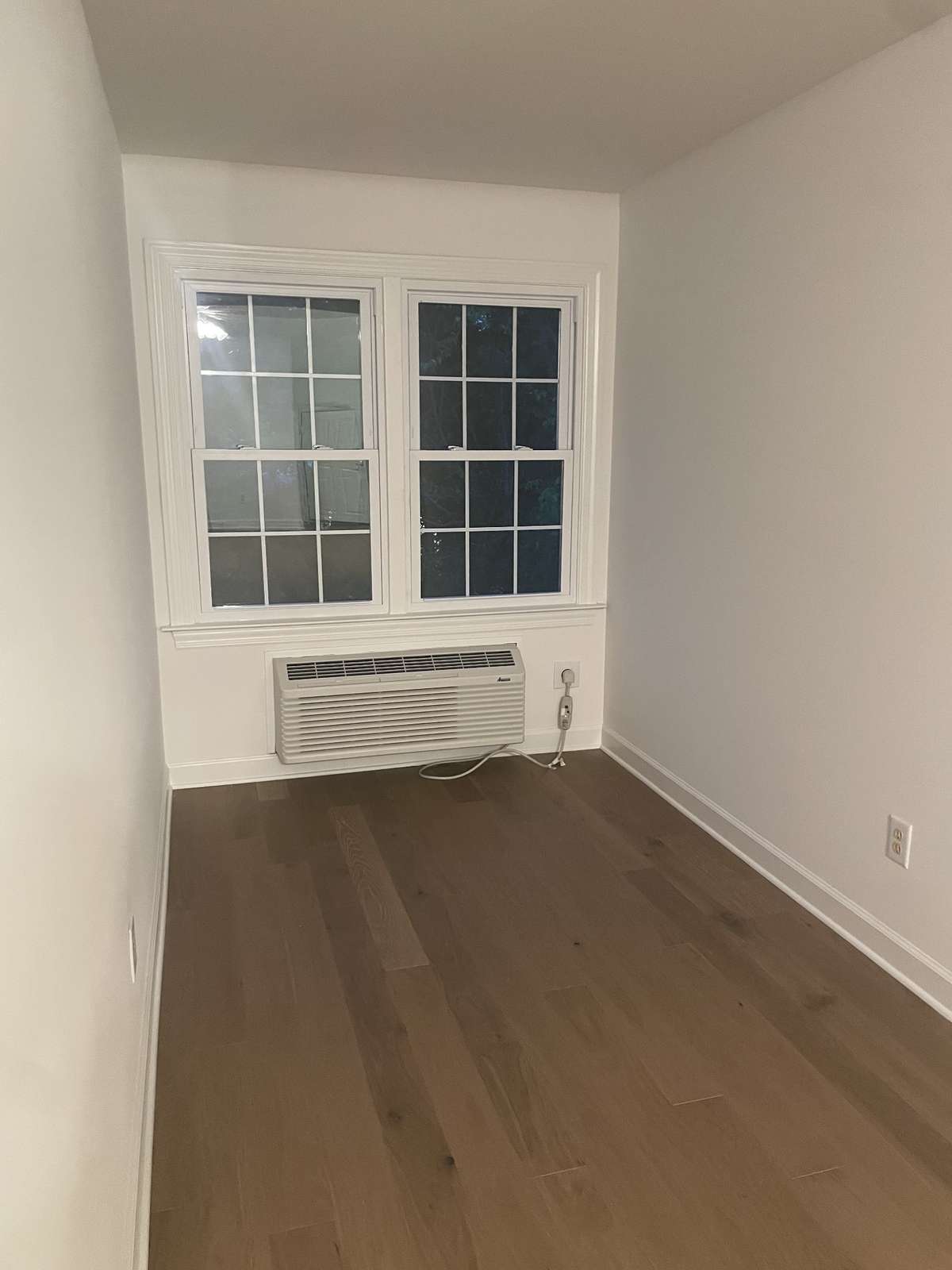 3rd floor wall Heat and air