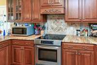 Gorgeous Cabinetry & Backsplash!