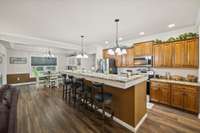 GREAT KITCHEN WITH GRANITE COUNTER TOPS