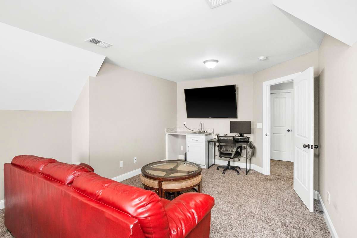 The upstairs bonus room offers so many possibilities!  Office, movie roof, hobby room, home gym!