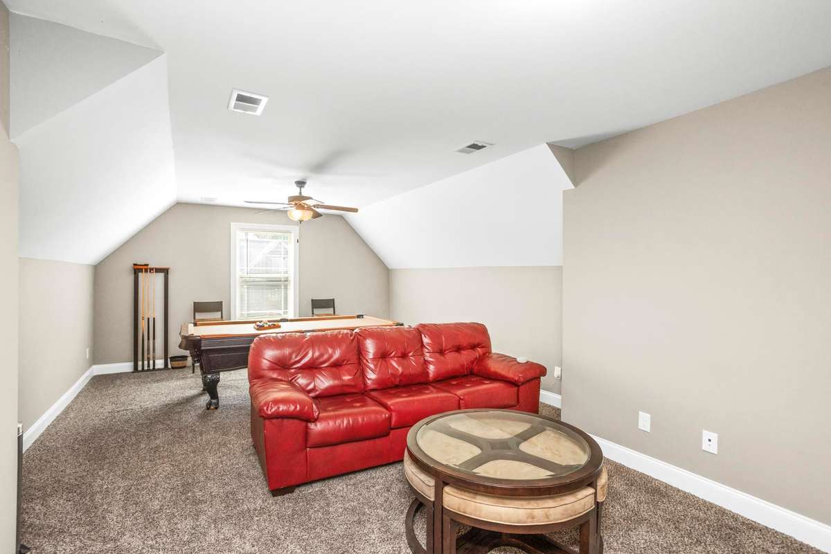 Another view of the bonus room.
