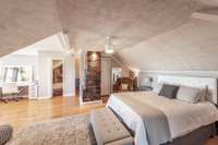 Upstairs 2nd primary bedroom suite/Rec room!