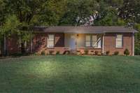 Located near I40, it is just minutes from Downtown Nashville for entertainment, music and cultural experiences.