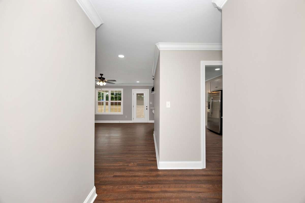 Foyer- LVP flooring, crown molding