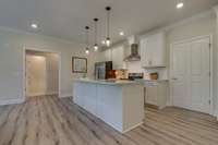 LARGE UPGRADED QUARTZ ISLAND COUNTERTOP WITH SEATING