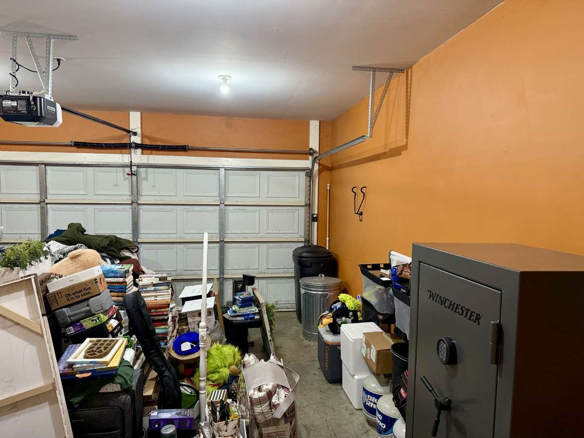 One car garage.