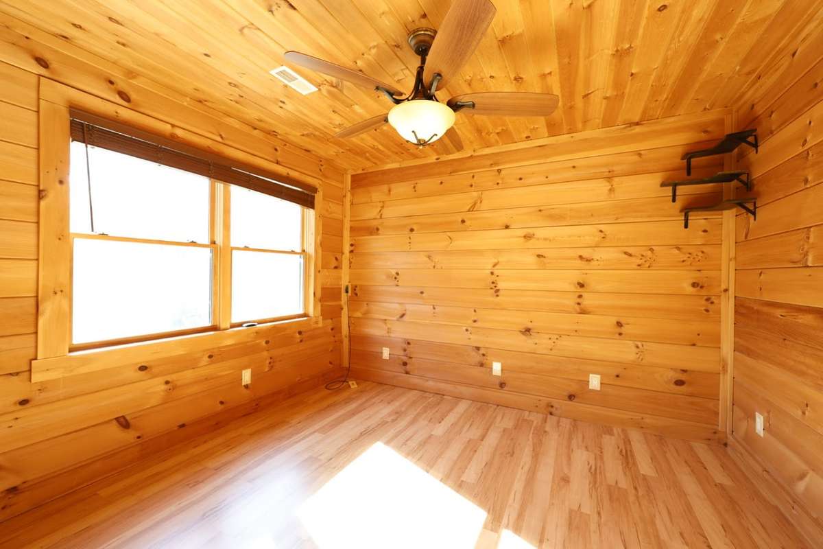 Middle bedroom upper floor