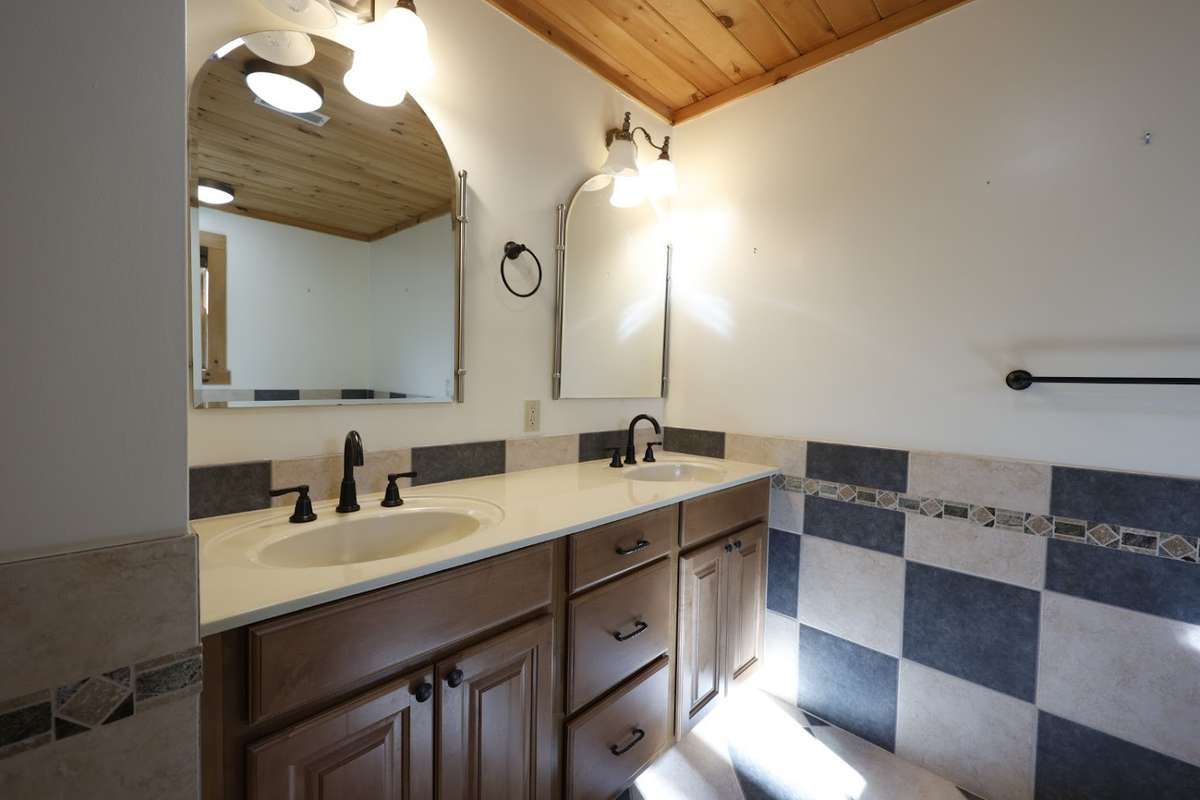 Upper bathroom