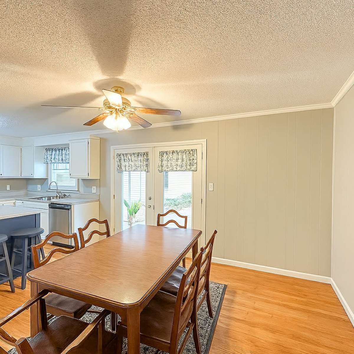 dinning room virtually cleared