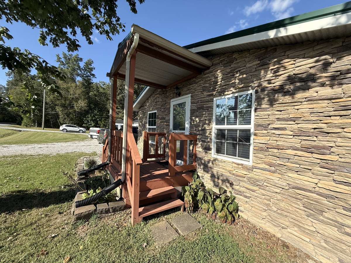 Side entry to Den/Bonus Room.