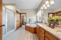 Double sinks and granite counter tops