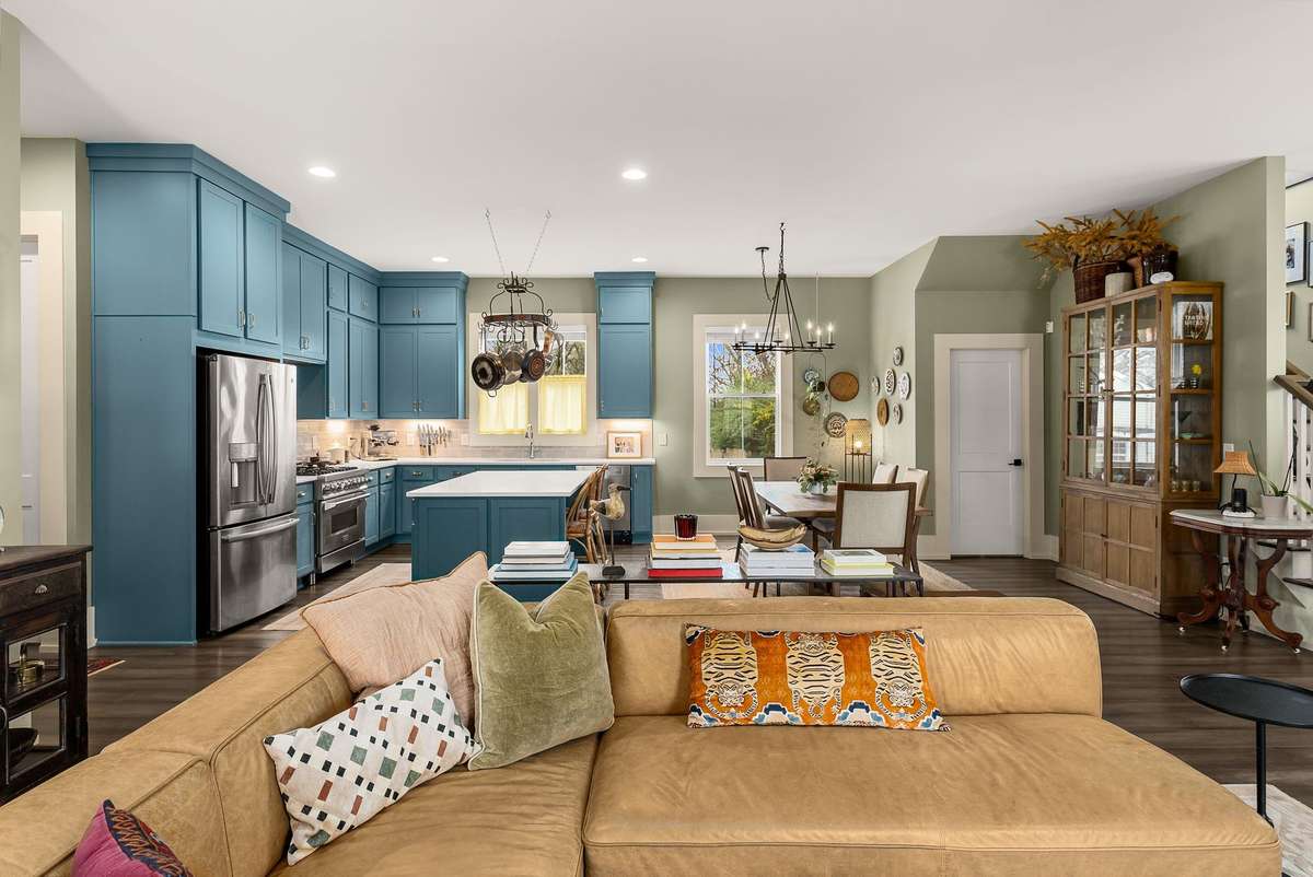 A seamless blend of living, dining, and kitchen spaces—made for gatherings, celebrations, and the natural rhythm of daily life.