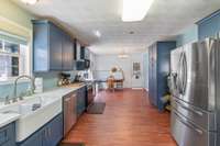 Farmhouse Sink and Modern appliances