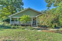 One last view of the front of the home.