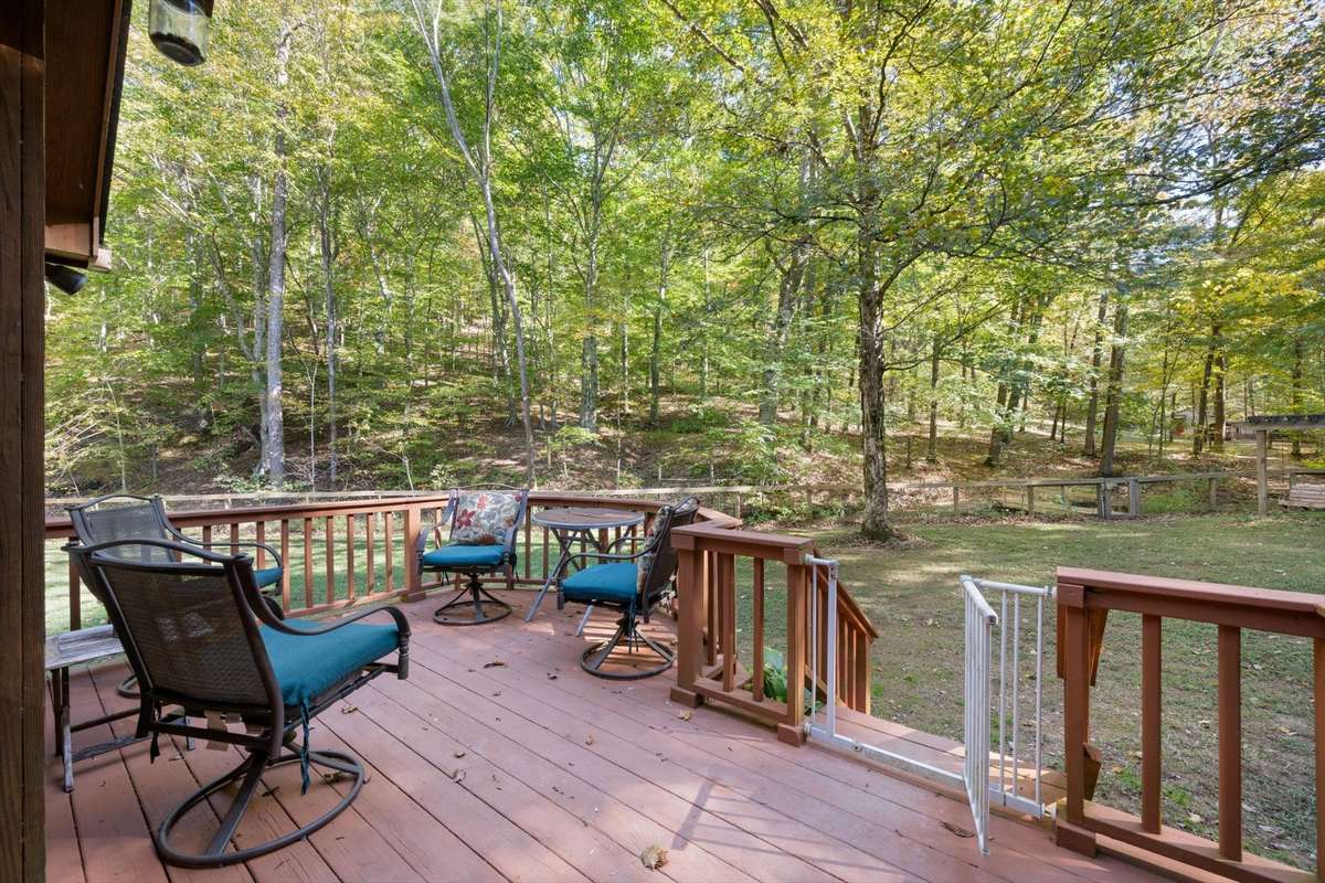 Large deck to fenced backyard
