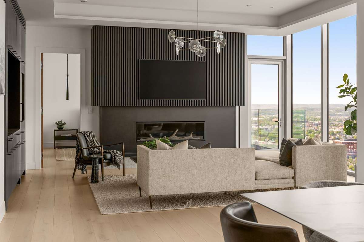 Light-filled living with a modern edge