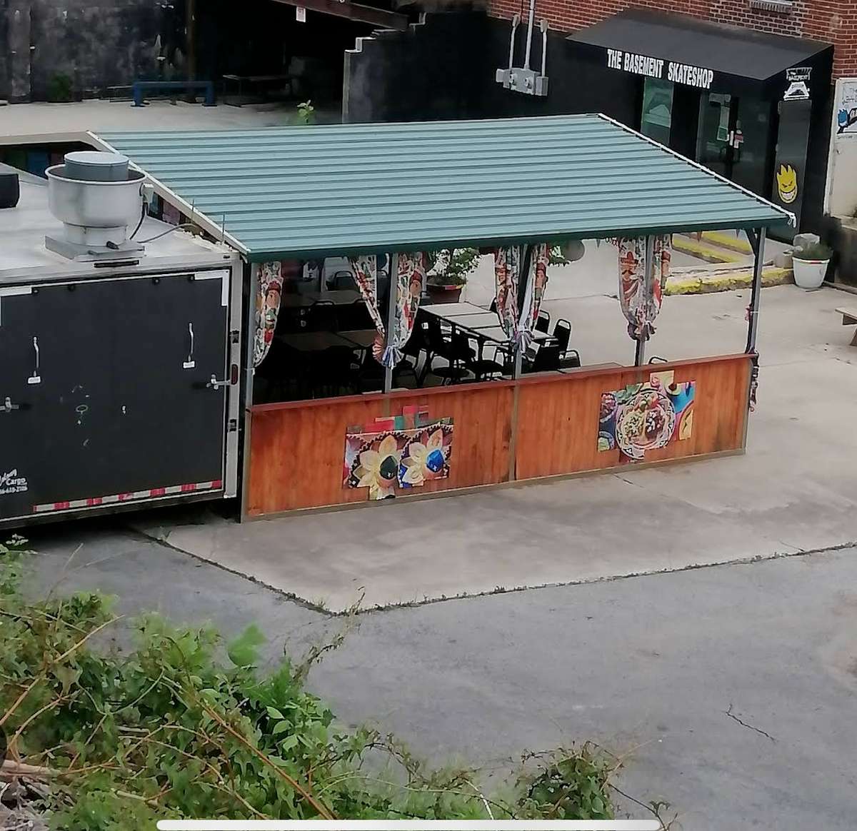 The lower commercial lot was previously rented by a food truck at $400 a month.