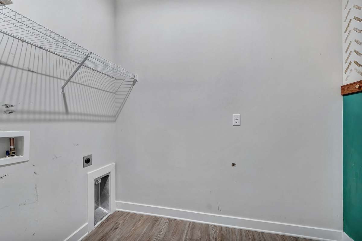 Spacious Laundry area