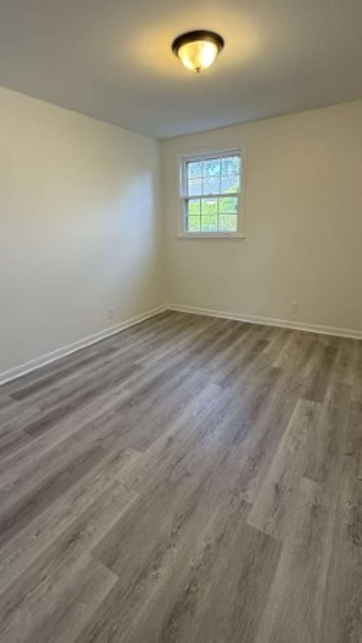 2nd Bedroom Joining a Jack and Jill Halk Bath