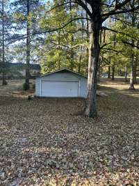 Nice garage/workshop 20x30