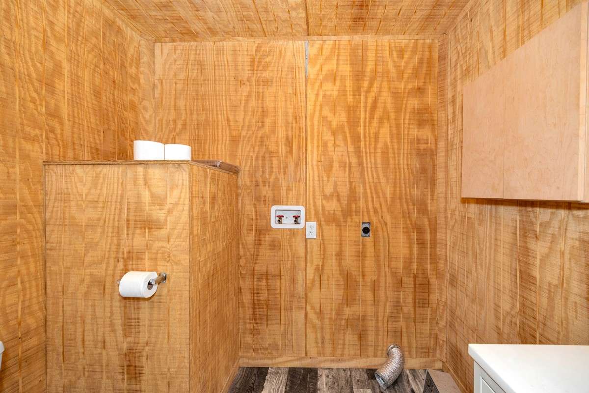 3/4 Bath- Vinyl flooring, Washer/dryer hookups
