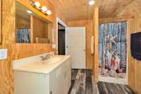 3/4 Bath- Vinyl flooring, Washer/dryer hookups