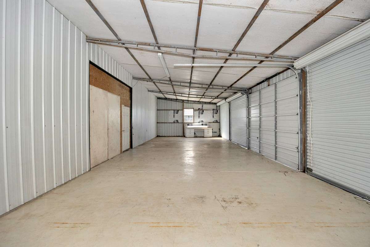 Enclosed Lean-to -five Overhead doors