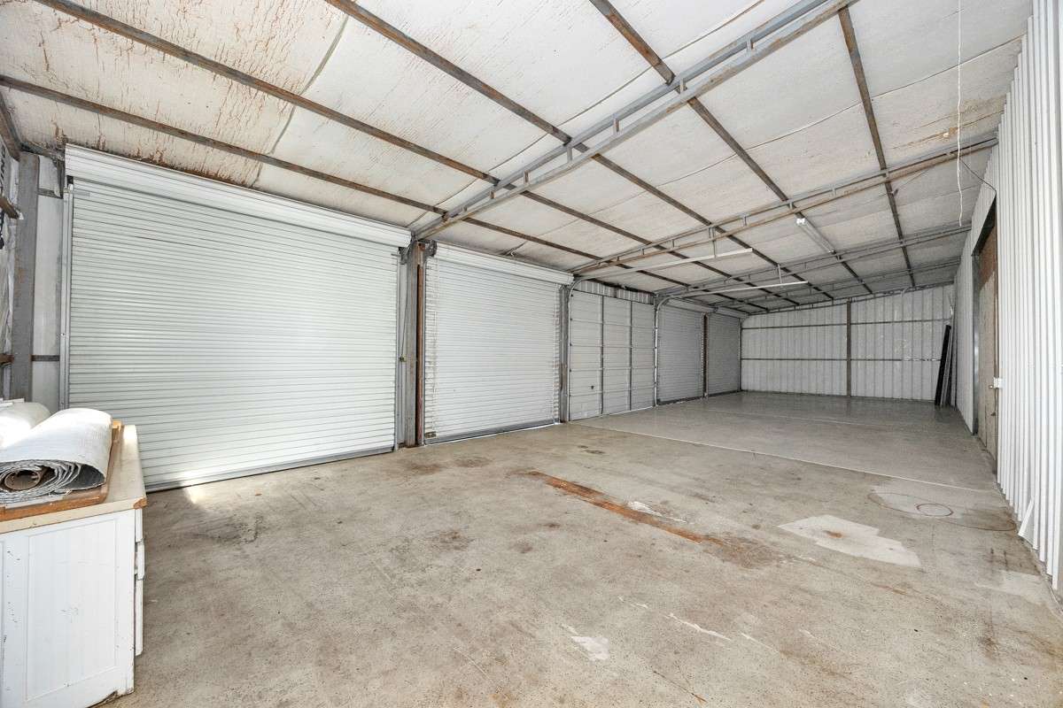 Enclosed Lean-to -five Overhead doors