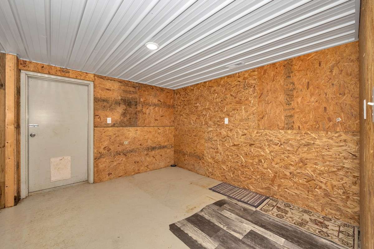 Other room- concrete flooring, recessed lighting