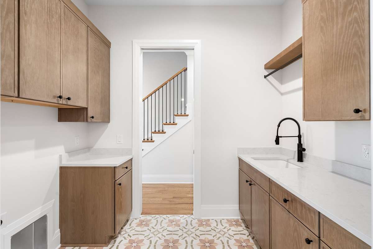 INCREDIBLE LAUNDRY ROOM