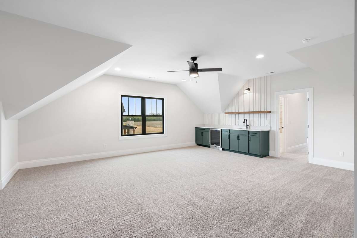 LARGE BONUS ROOM WITH WET BAR