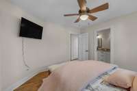 Upstairs guest bedroom with bath accessible from both the bedroom and hallway.