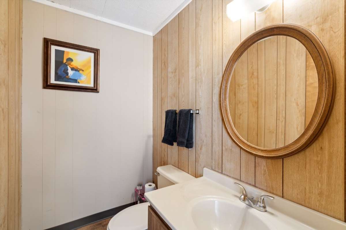 Guest House Bath