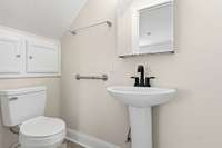 Guests/visit full bathroom in the 1st level.