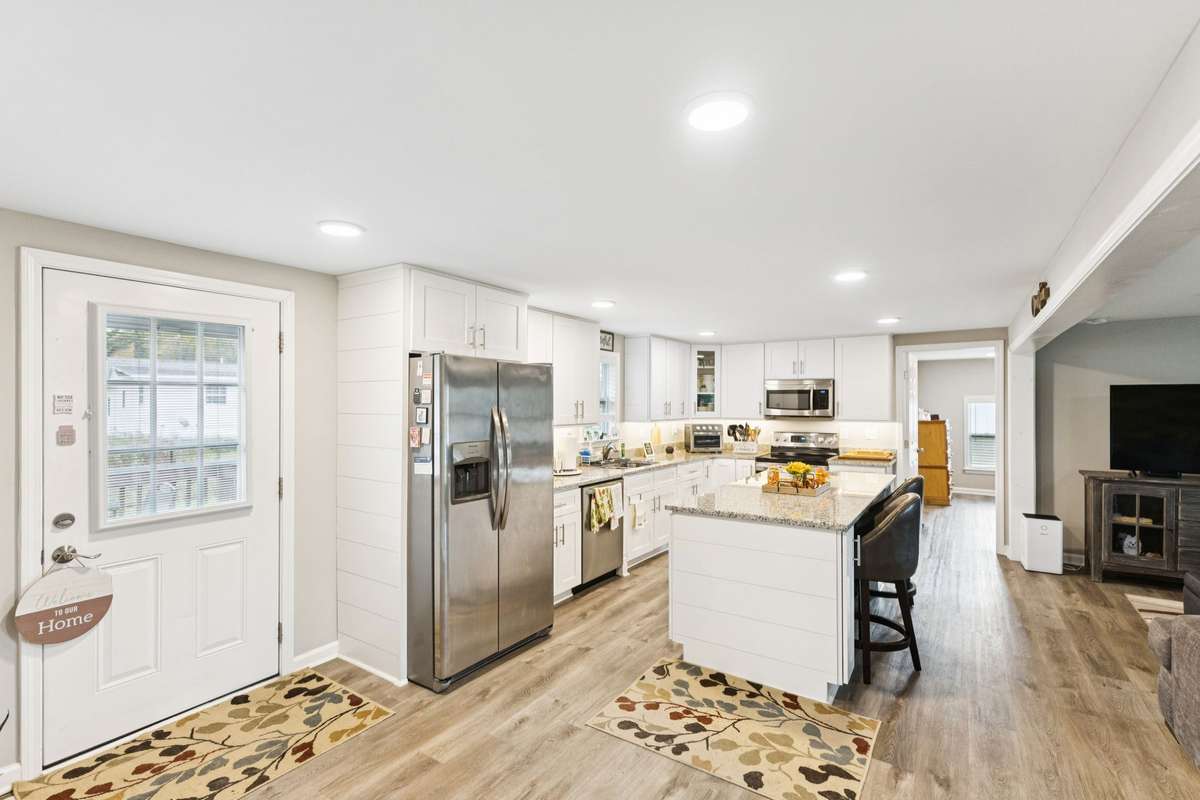Large kitchen with recessed lighting & ample cabinet storage. 4775 New Tullahoma Hwy Manchester TN 37355