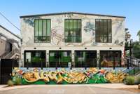 Iggy's offers one of the best spots for Italian-inspired dishes, fresh pasta, and local flavors—great for a casual dinner or weekend outing in the heart of the neighborhood.