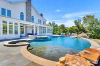 Infinity pool water ledge