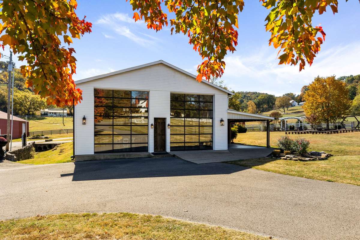 Photo courtesy of Luxury Homes of Tennessee