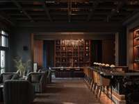 Level 3 - Staffed bar, owners’ lounge and library.