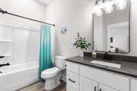 Full bath ensuite of 2nd bedroom