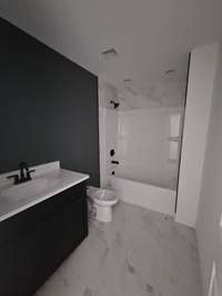 Full bathroom in bonus room/4th bedroom