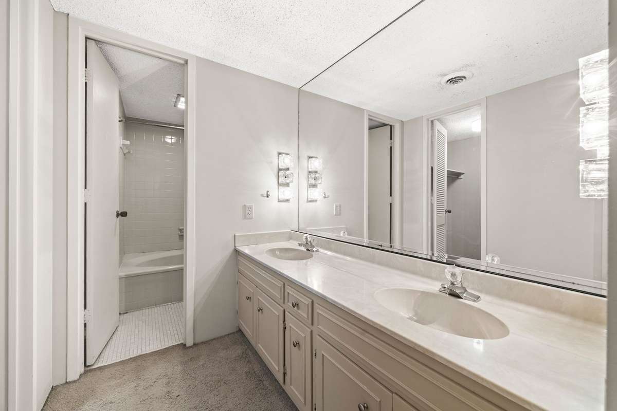 Master Bathroom is Ready for your Touches! Bring All Offers!