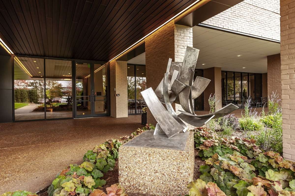 Welcome! Front Entrance! 
Rokeby Condominiums has 3 shopping centers within 0.8 mile, which is about a 16-minute walk