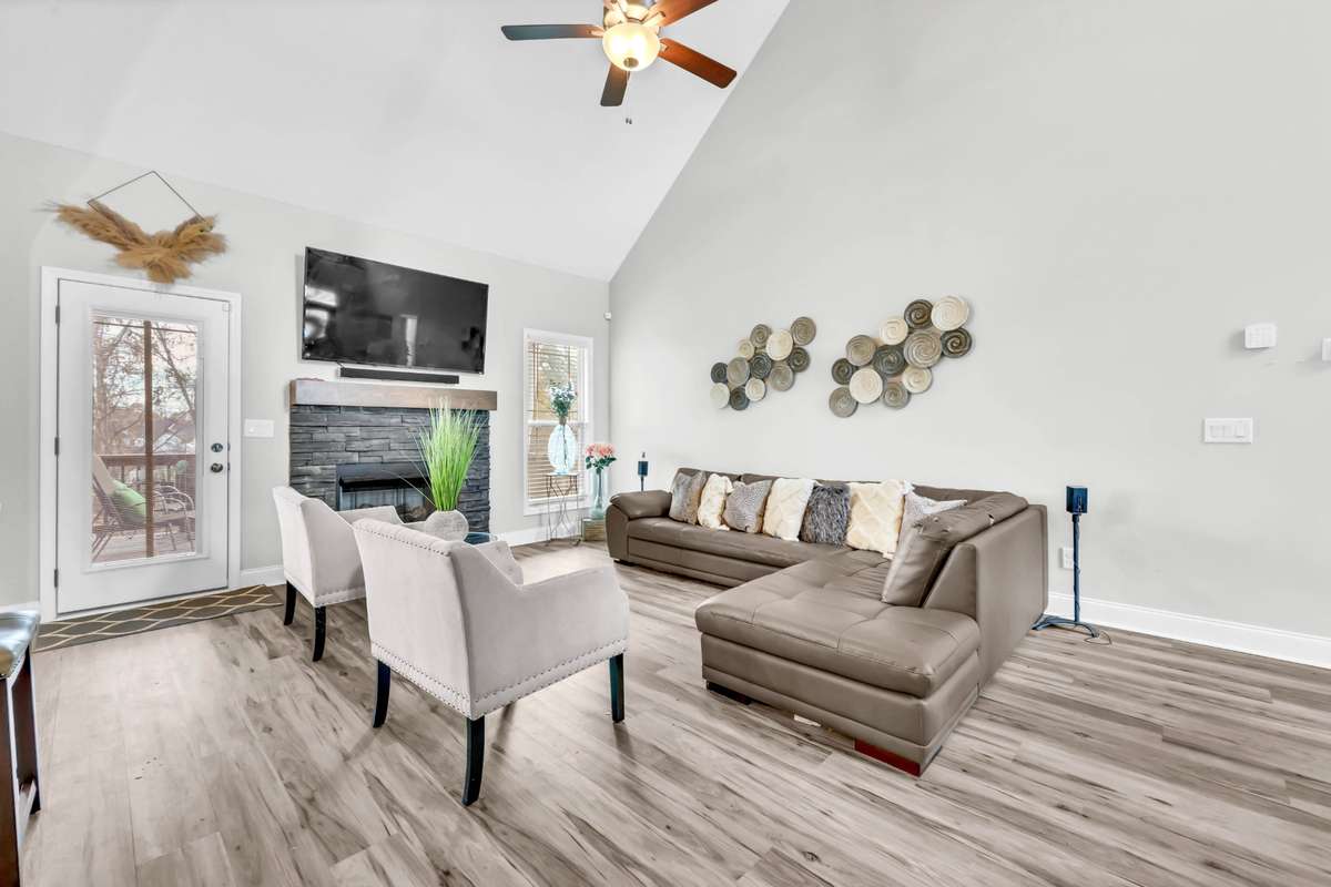 Spacious Living room