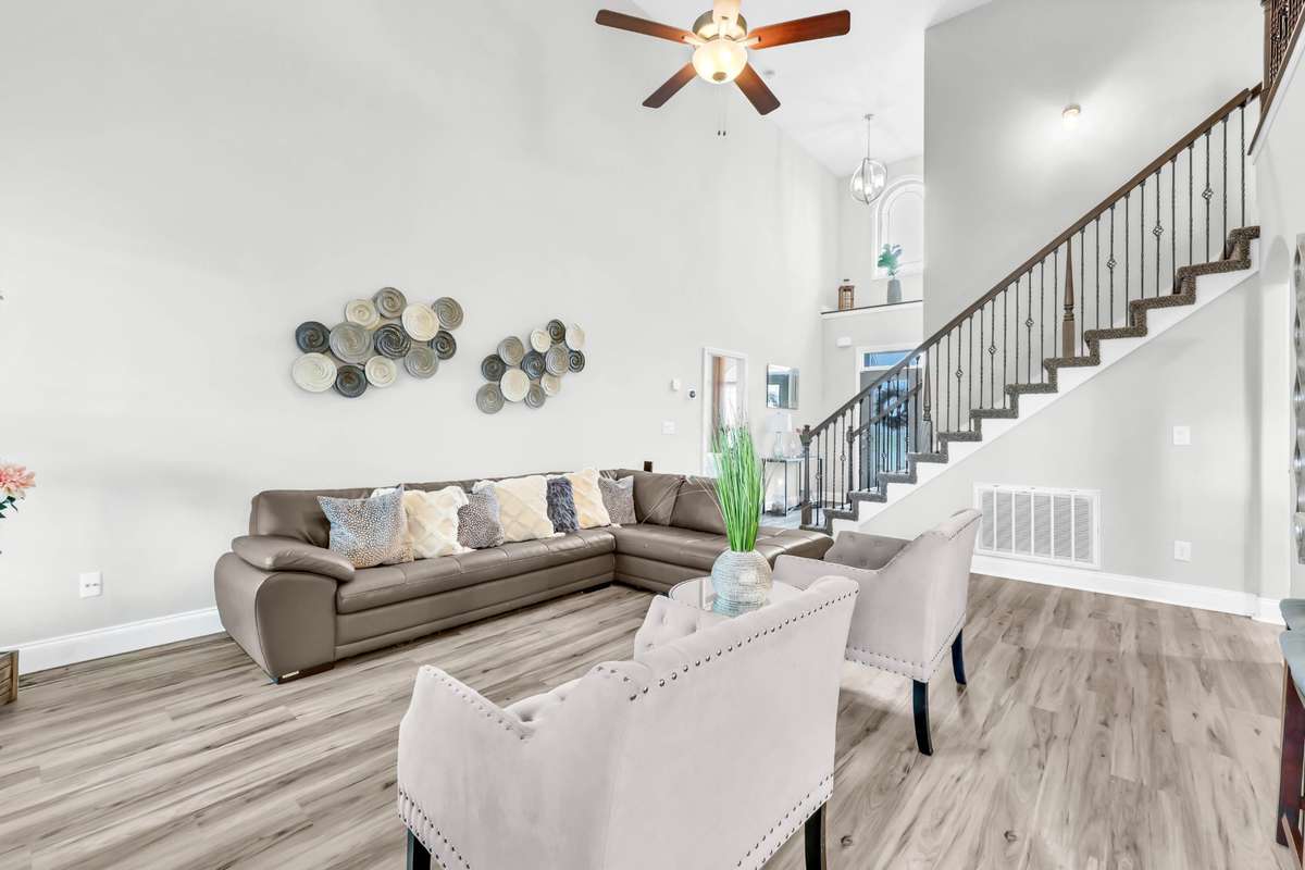 Spacious Living room