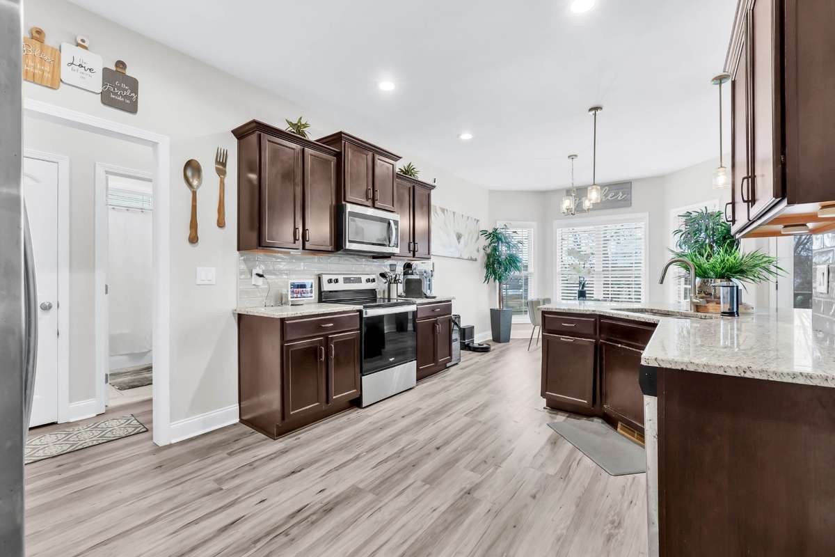 Spacious and bright kitchen