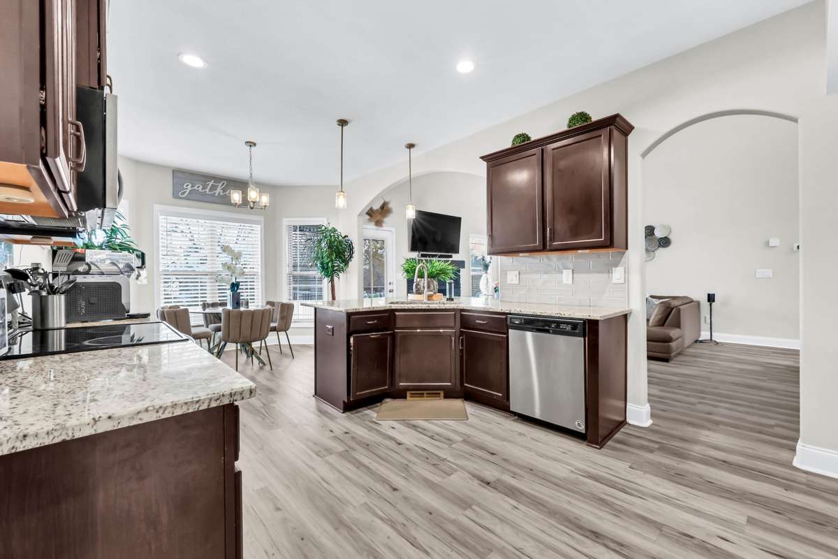 Spacious and bright kitchen