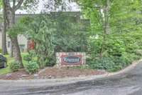 Kingswood is a well established complex in the heart of Music City with close proximity to groceries, restaurants, and the interstate. 10 minutes to the airport too.