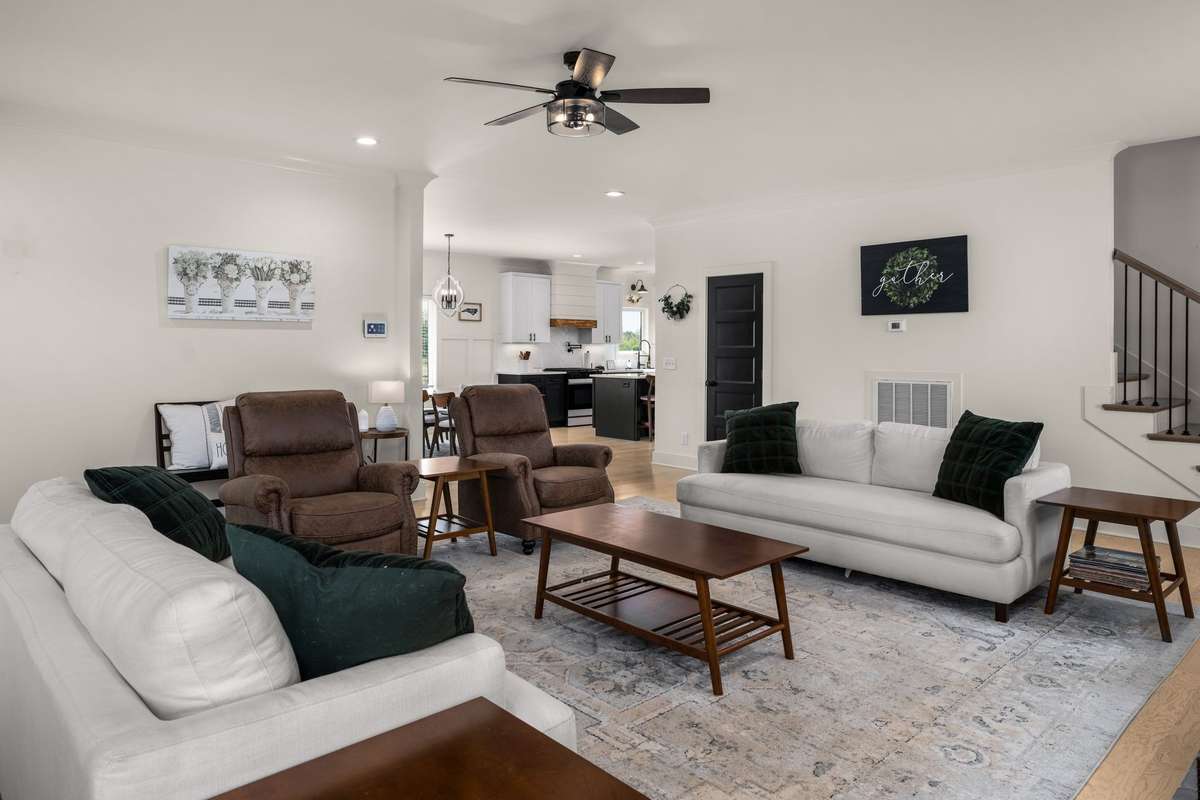 *OPEN TO THE DINING AREA AND KITCHEN*