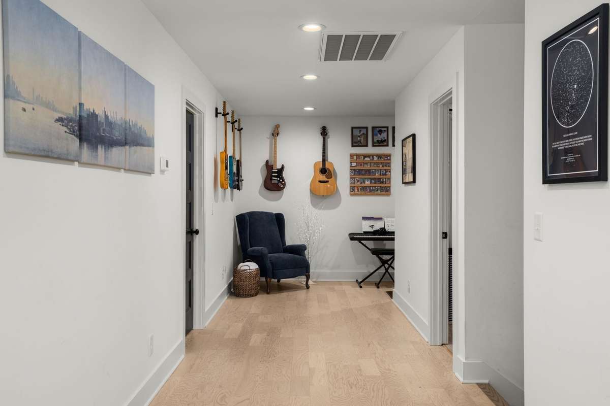 *WIDE LANDING AT THE TOP OF THE STAIRS* 3 BEDROOMS, 2 BATHROOMS AND A BONUS ROOM ON THE 2ND FLOOR*